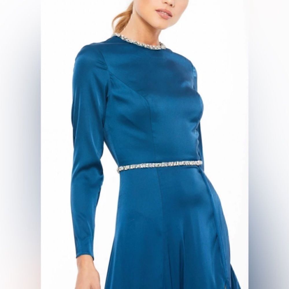 Mac Duggal Long sleeve Jewel Trimmed Sapphire gown Sz 10 NWT - Picture 5 of 11